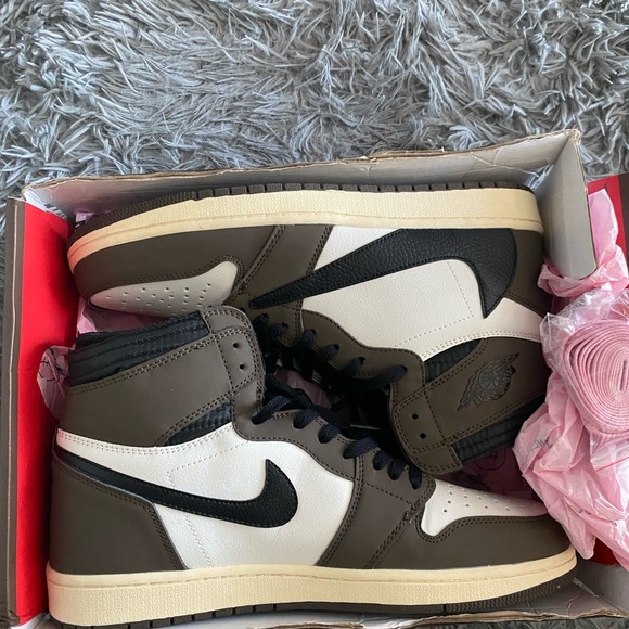 Brand new Travis Scott Jordan 1’s